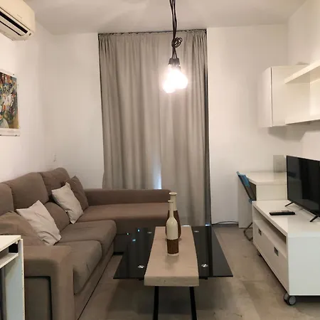 Apartamento Unico En Embajadores Madrid Exterior photo